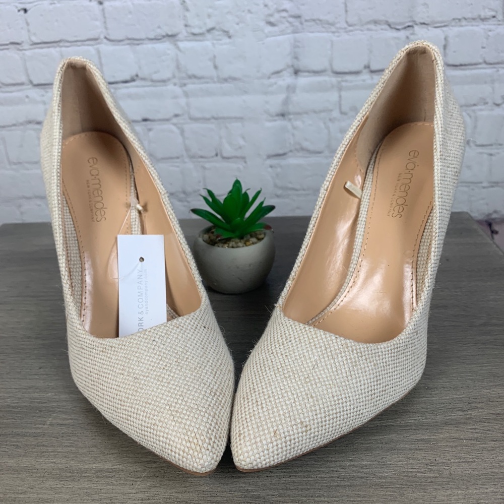 Eva Mendes NY & Company Tan/Cream Pleated Shoe